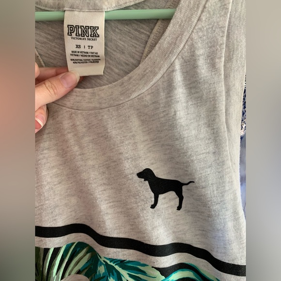 XS Victoria’s Secret PINK racer back tank top - Picture 4 of 4